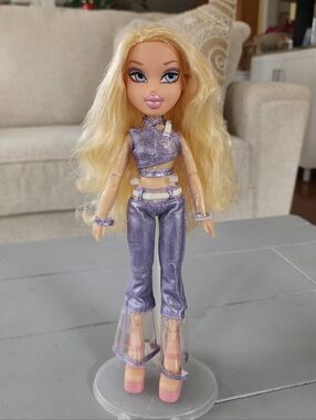 MGA Bratz Doll Tiara Birthday Cloe 2007 Jointed Arms Beautiful